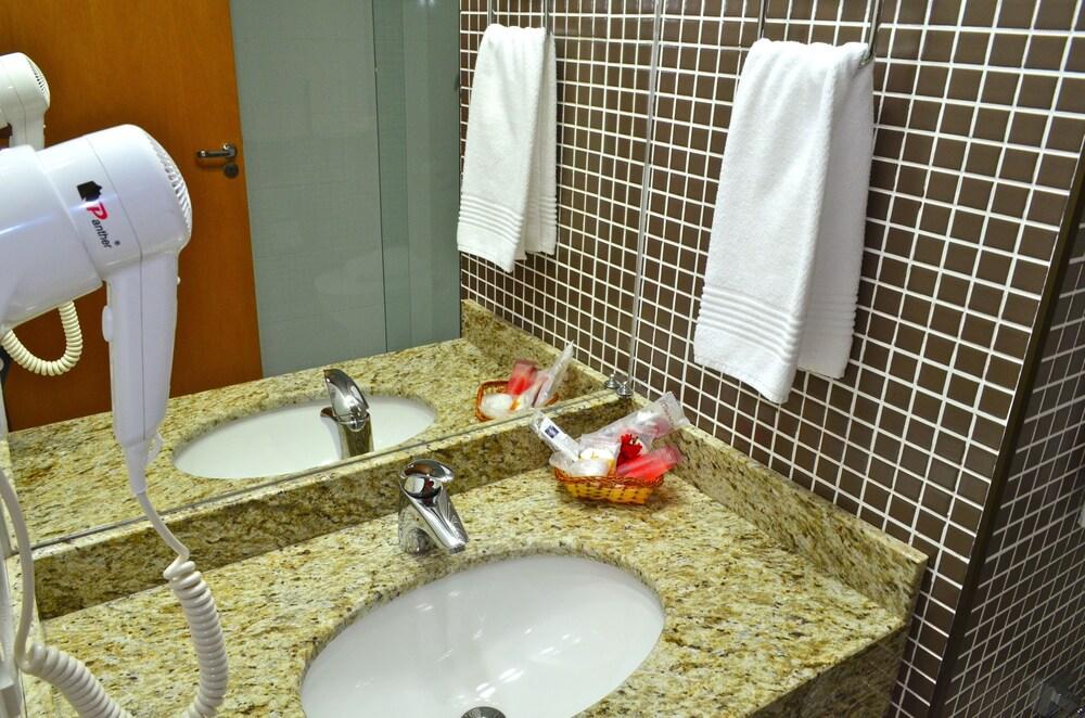Hotel Thomasi Express Maringa Bagian luar foto